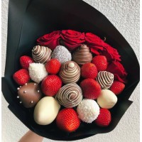 Крафтовый клубничный букет  "Джамбо"