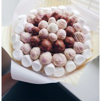 Полуничний букет "Marshmallow"